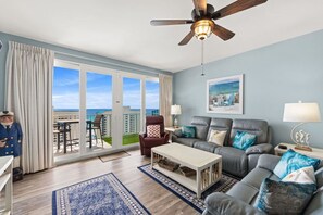 TV - Resort Condo w/ Pools, Hot Tubs & Beach Access (Panama City Beach)
