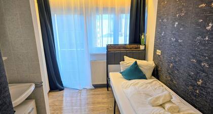 Room-accommodation for Tradespeople - ne