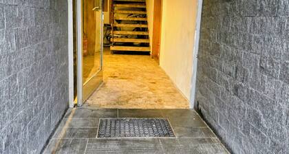 Room-accommodation for Tradespeople - ne
