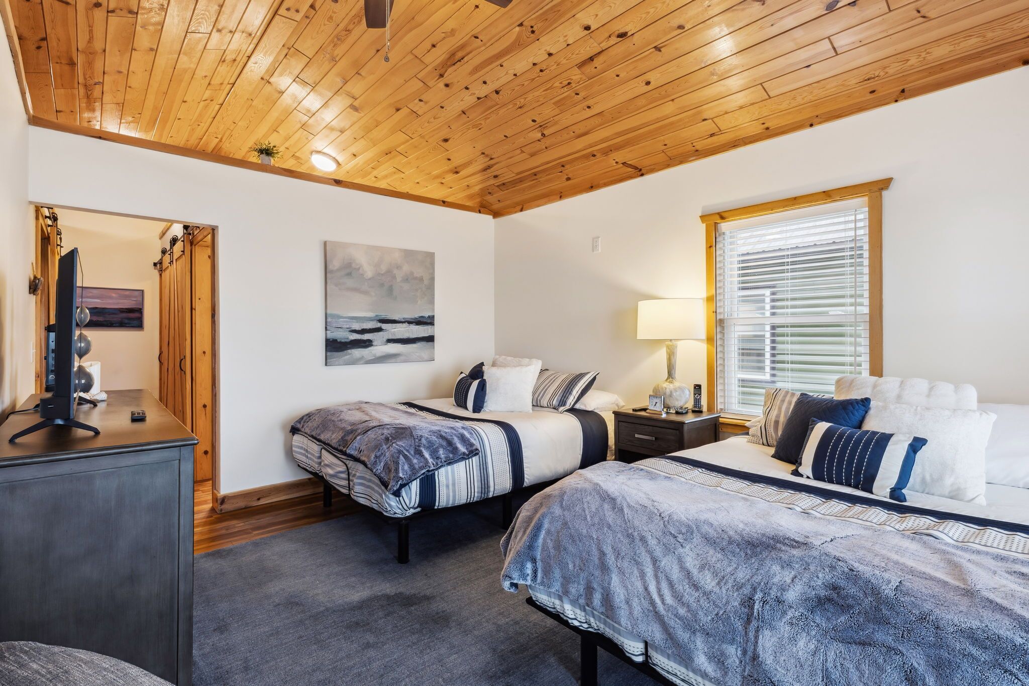 3 bedrooms, iron/ironing board, Internet, bed sheets