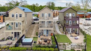 Exterior - Timber Tides-Lake Front/HotTub/6 Min to GOTL Strip (Ashtabula)
