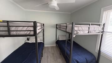 2 bedrooms, free WiFi, bed sheets