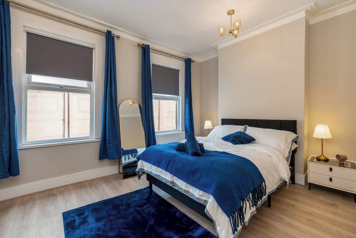 Iron/ironing board, free WiFi, bed sheets