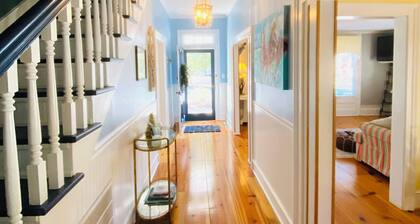 Spacious 2-Bedroom Coastal Retreat with Luxurious Marble Shower – Beaufort, NC