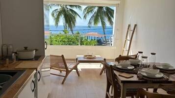 Suite, Sea View | Dining