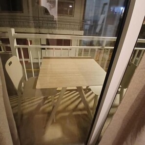 Estudio junior, balcón, vistas a la ciudad | Restauración