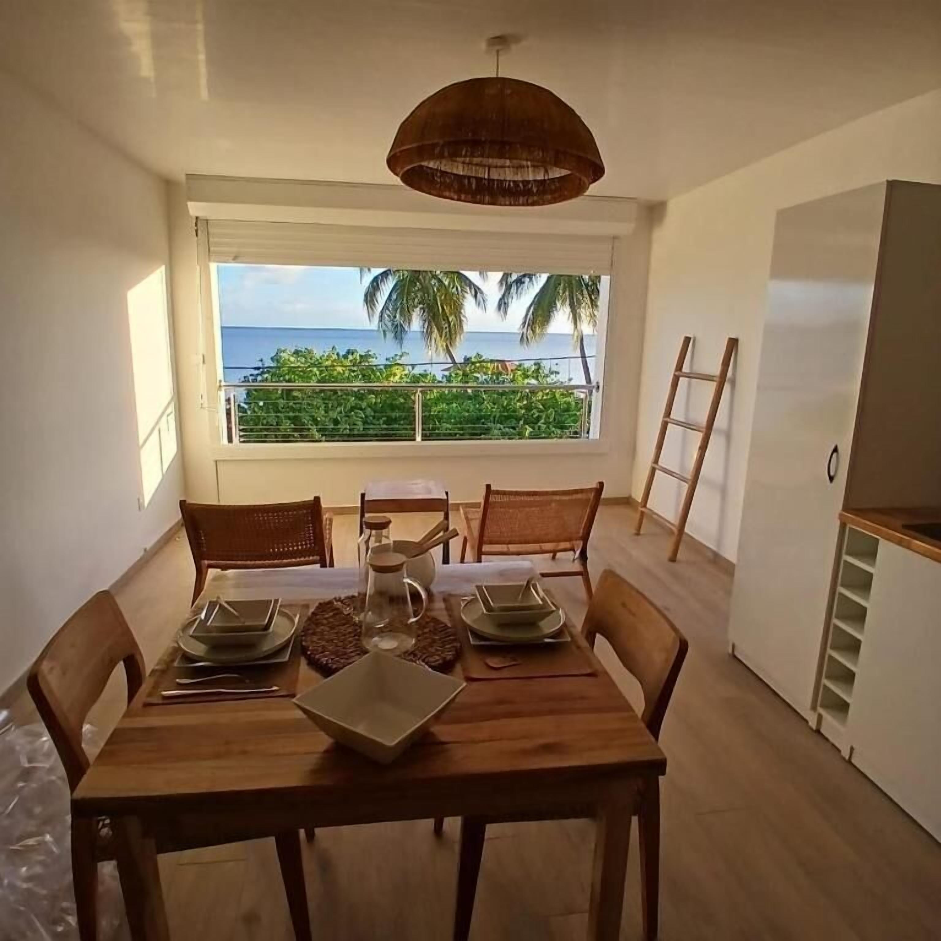 Suite, Sea View, Oceanfront | Tempat makan