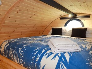 2 bedrooms, individually decorated, individually furnished, free WiFi - The Palm (Truro)