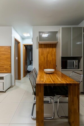 2 bedrooms - Apto com Garagem e Ar Condicionado no Setor Bueno (Goiânia)