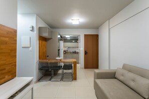 House | 2 bedrooms - Apto com Garagem e Ar Condicionado no Setor Bueno (Goiânia)