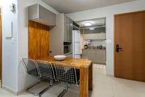 2 bedrooms - Apto com Garagem e Ar Condicionado no Setor Bueno (Goiânia)