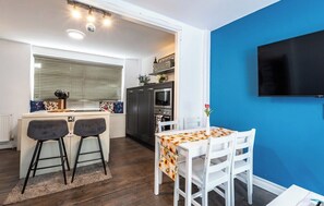 Dining - Open Mind Property-16 Guests with Garden & Hot tub (Brighton and Hove)