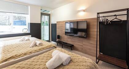 Open Mind Property-16 Guests with Garden & Hot tub