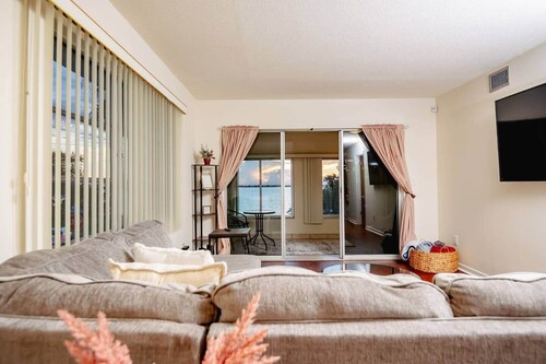 Beautiful waterfront 2 bedroom condo