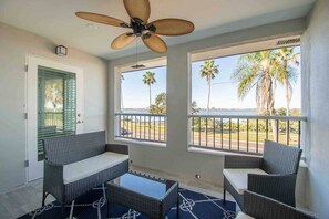 Property grounds - Waterfront Updated Coastal Condo 2 Bed/2 bath (Clearwater)
