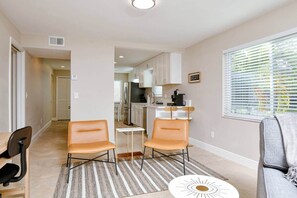 TV - Waterfront Retreat 2BR 2BA (Clearwater)