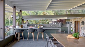 屋外ダイニングエリア