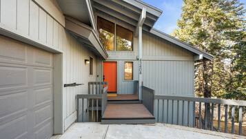 Hus – basic, balkong, fjellutsikt | Terrasse/patio