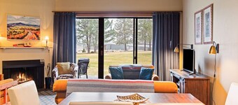 Family Retreat Near Lodge | AC, Sleeps 10, Great for Groups