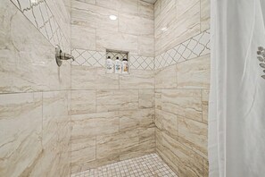 Shower, hair dryer, towels, toilet paper - Pet-Friendly 1st-Floor Scottsdale Condo with Pool Near Old Town, Golf and Dining (Scottsdale)