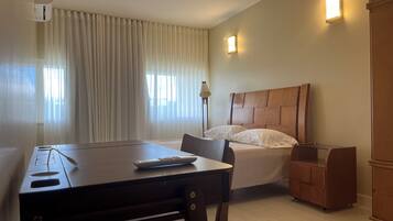 Quarto casal superluxo, vista para o jardim