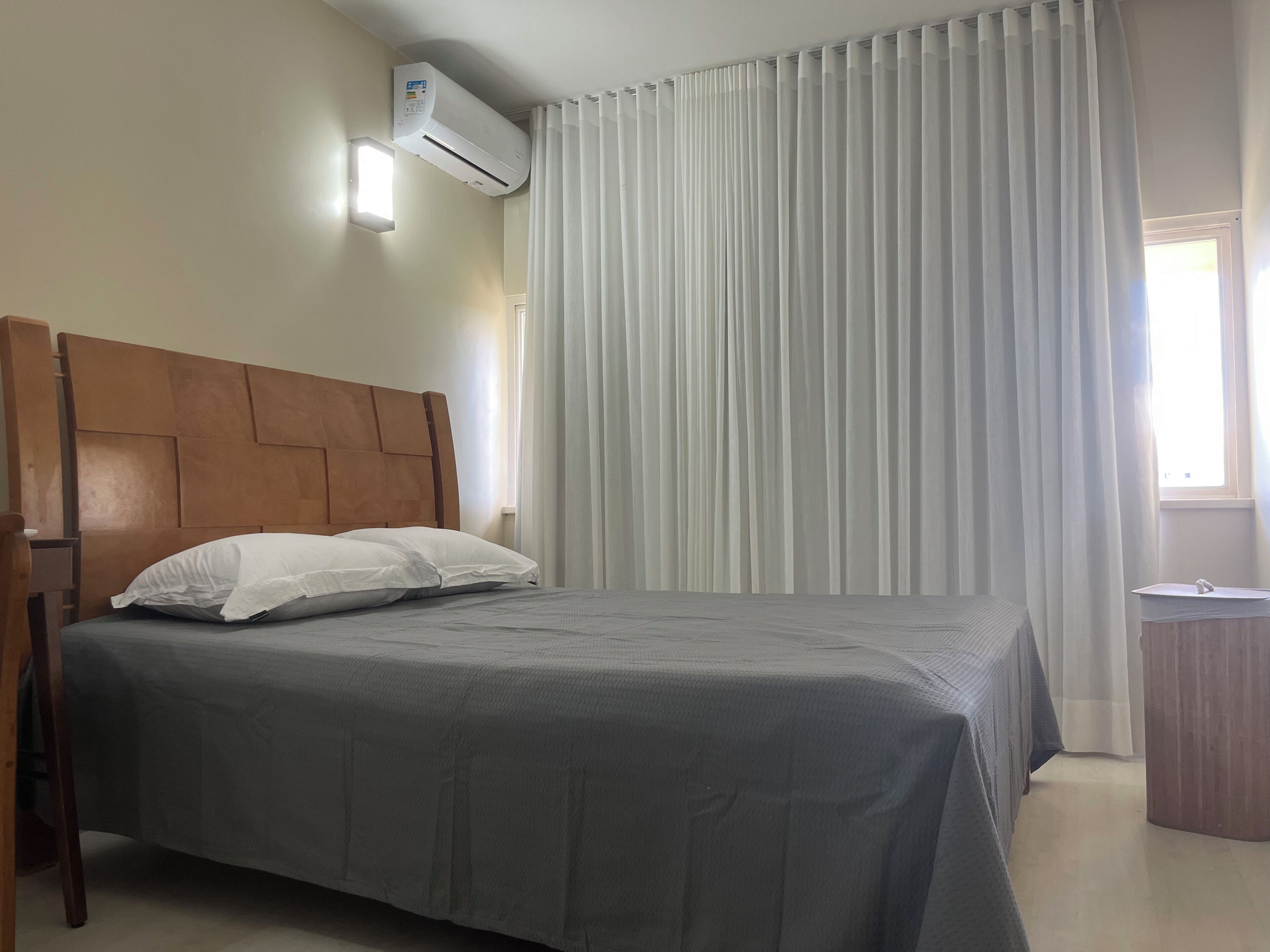 Quarto casal conforto, vista para o jardim