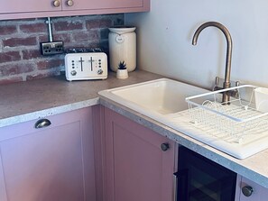 Cottage | Private kitchen - Farnah House Barn (Belper)