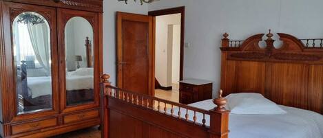 Classic House, Garden View