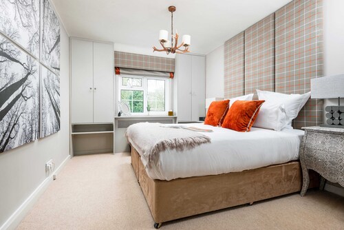 The Fox at Hurley - Delightful Property!