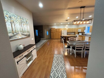 MISSOURI RIVER RETREAT!  Private, lots of parking, game room, garage.