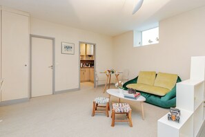 Living area - Spacious studio, chic and quiet, attractive Bon Marché district (Paris)