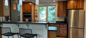 Spacious Modern Boulder Home-Close to CU, Downtown, Bike Path, Trails, Sundance