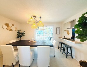 Dining - Perfect Family Stay • Heated Pool • Pool Table • Lake view • 6min to Beach (englewood)