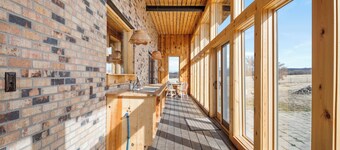 Charming 3-bedroom lodge in wonderful Norwood for your getaway
