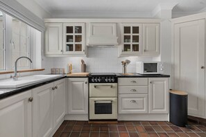 Fridge, microwave, oven, stovetop - Charming Suffolk Cottage, 3 Bedroom + Parking (Blyford)