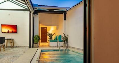 Villa in historic center with private pool for 9 people