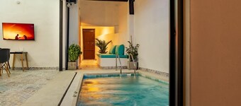 Villa in historic center with private pool for 9 people