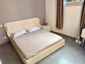 1 habitación y ropa de cama 