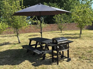 Cottage | Outdoor dining - Pine Lodge (Bridgwater)