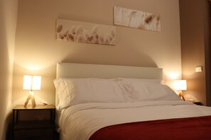 2 Schlafzimmer, BĂŒgeleisen/BĂŒgelbrett, WLAN, BettwĂ€sche