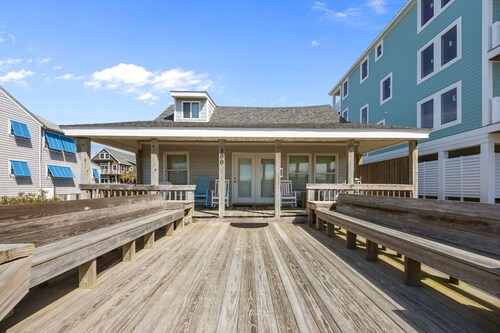 Sea Dunes: Oceanfront, Dog Frienldy, Views, Easy walk to Beach