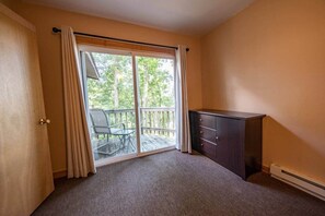Interior - Scenic Views / Hike, kayak nearby / Dog friendly (Page County)