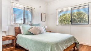 2 bedrooms, Internet, bed sheets - Salt on Cedar - 17 Cedar Street (Evans Head)
