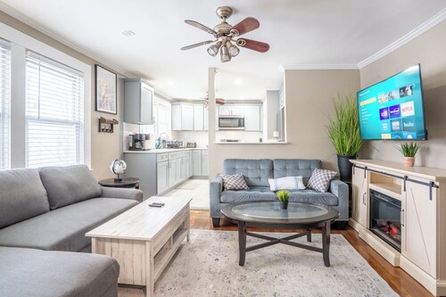 Brand New 2 BR Apt. with FREE Wifi and Laundry!