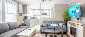 Brand New 2 BR Apt. with FREE Wifi and Laundry!