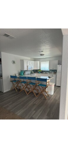 2-bedroom house in peaceful Surfside Beach and beautiful view of the gulf
