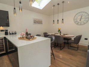 Dining - Maple Lodge (Bridgwater)