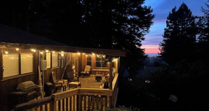 A 2-bed house in peaceful Ft Bragg perfect for relaxing getaway in the redwoods.