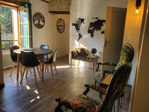 Dining - Appartement de 76m2 dans maison historique (Fontaine-de-Vaucluse)