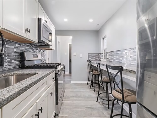NEWLY REMODELED-3bed 2bath Pittsburgh House Mins Away from NFL DRAFT!!